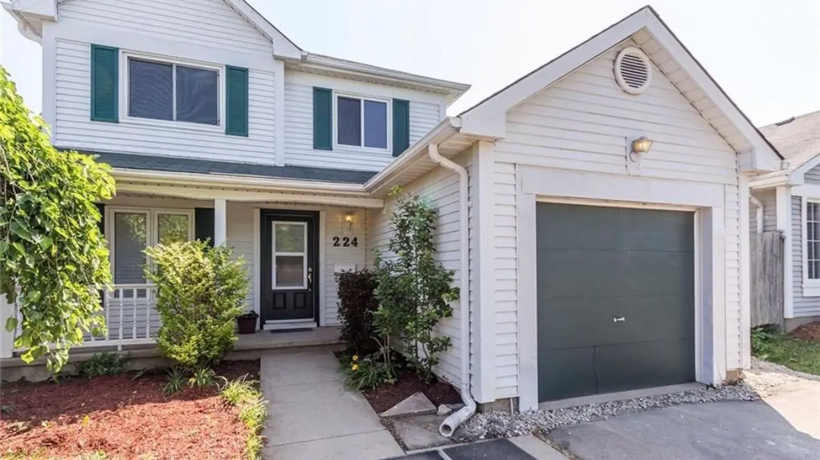 224 Portsmouth Gate #Unit B, Waterloo, ON N2T 2H9