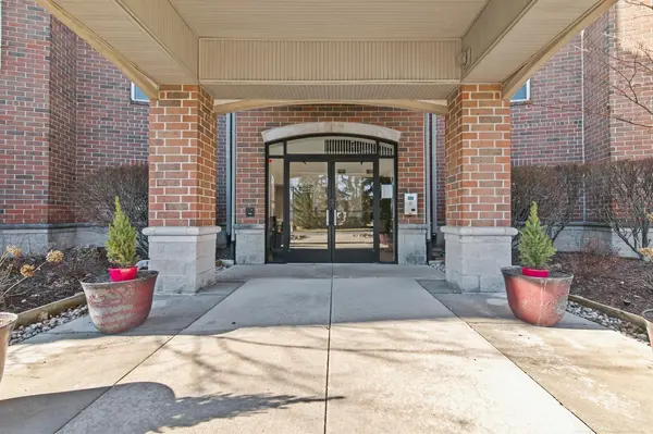 2116 Country Club DR, St Clair Shores, MI 48082