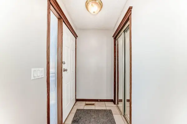 8007 Ranchview DR NW, Calgary, AB T3G 1S7