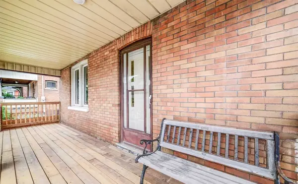 35 Gibbons ST #Bsmt, Oshawa, ON L1J 4X8