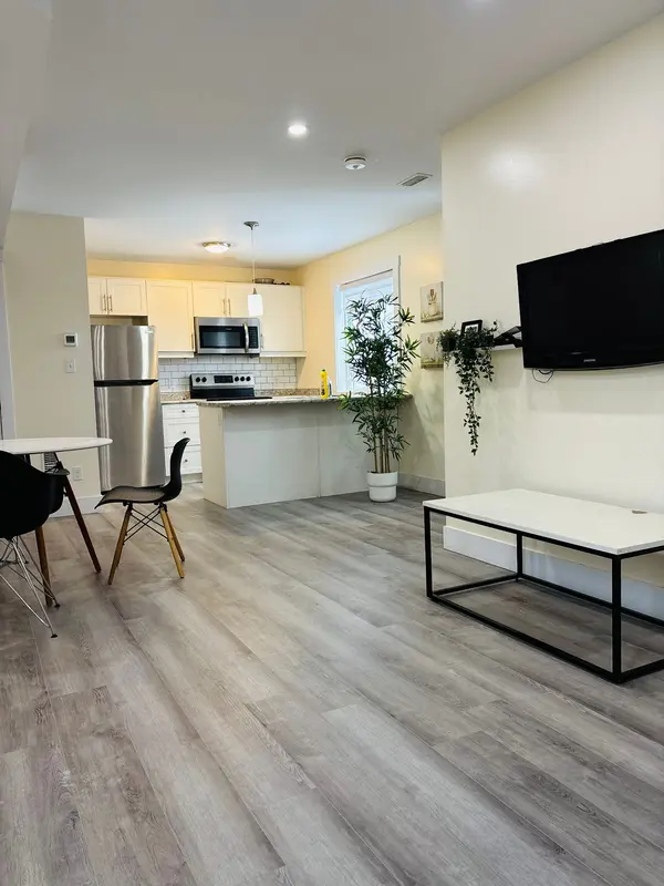 224 Portsmouth Gate #Unit B, Waterloo, ON N2T 2H9