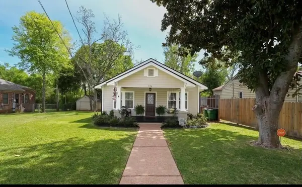 714 E Neches, Palestine, TX 75801