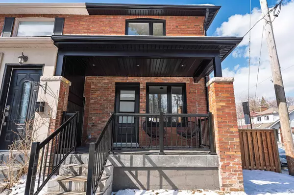 138 Winona DR, Toronto C02, ON M6G 3S7