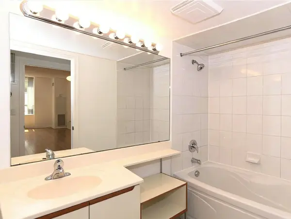 18 Sommerset WAY #206, Toronto C14, ON M2N 6X5