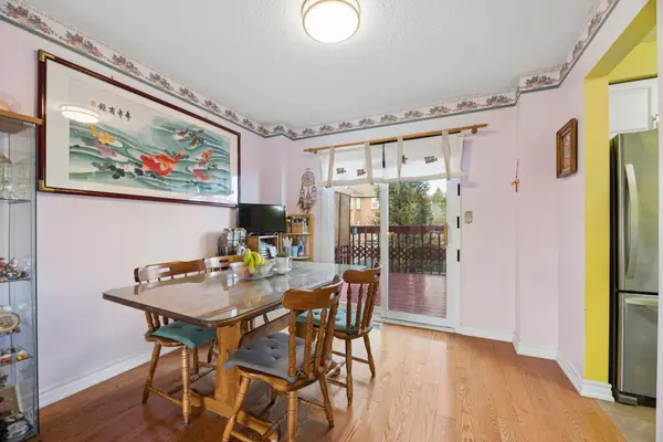 183 Ravenscroft RD, Ajax, ON L1T 1Z9