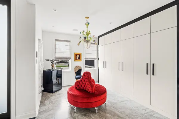 151 Winding WAY, Barrhaven, ON K2C 3H1