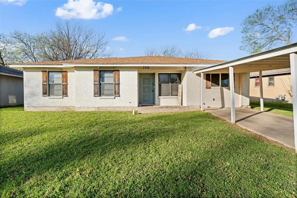 706 Horseshoe Drive, Beverly Hills, TX 76711