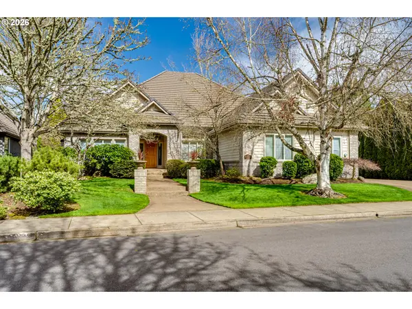 3247 LAKESIDE DR, Eugene, OR 97401