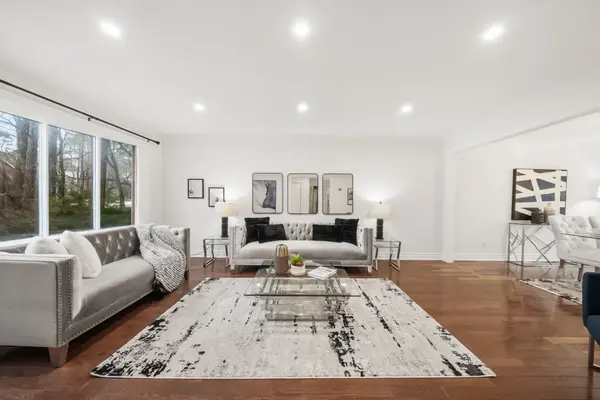 36 Cynthia CRES, Richmond Hill, ON L4E 2R1