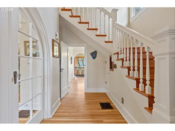 1526 SE TAYLOR ST, Portland, OR 97214