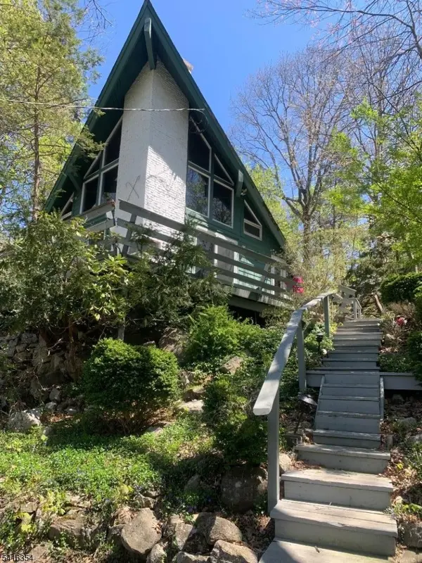 110 Cedar Dr, Andover Twp., NJ 07860