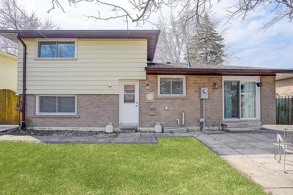 11 Tullamore RD, Brampton, ON L6W 1J6