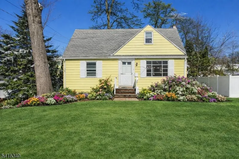 35 Beechwood Dr, Wayne Twp., NJ 07470