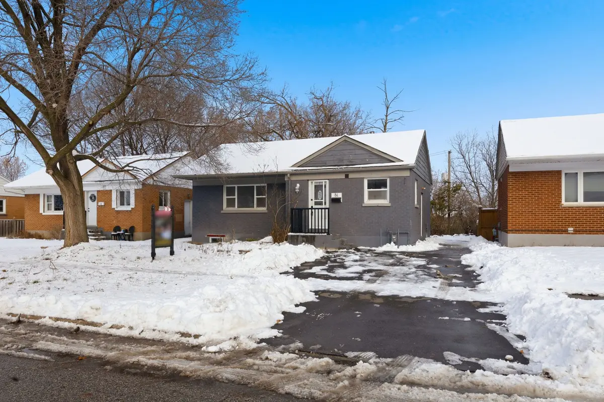 81 Admiral RD, Ajax, ON L1S 2N8