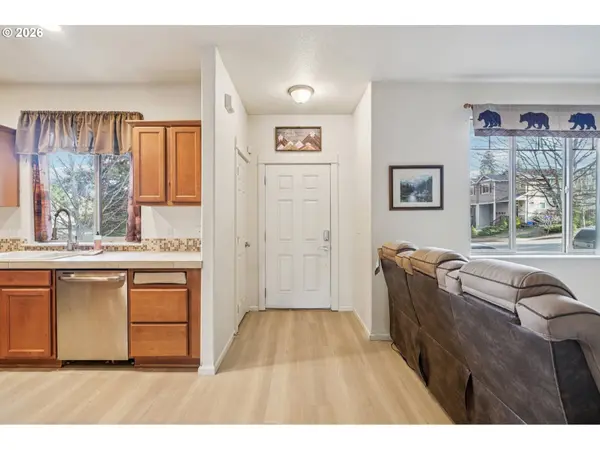 37834 SANDY HEIGHTS ST, Sandy, OR 97055