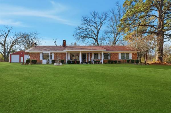 240 FM 3421,  Daingerfield,  TX 75638