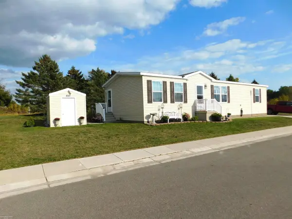 57574 Sawyer CT, Lenox Twp, MI 48048