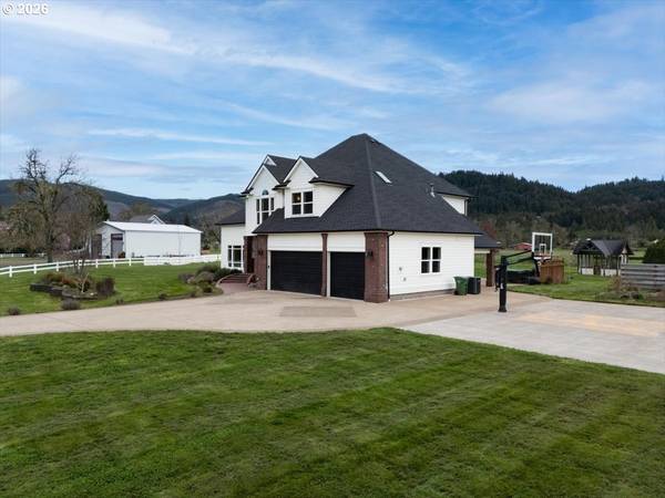 78250 MEADOW PARK DR, Cottage Grove, OR 97424