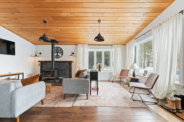 5659 Gilmore RD, Clarington, ON L0A 1J0