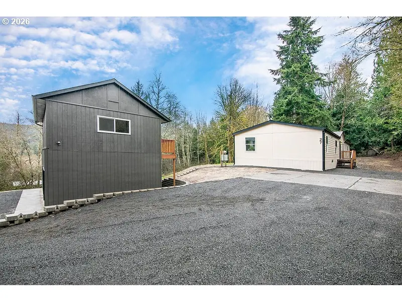 27 LINE DR, Kelso, WA 98626
