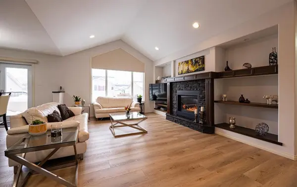 39 Cadham Bay, Portage La Prairie, MB R1N 3Y5