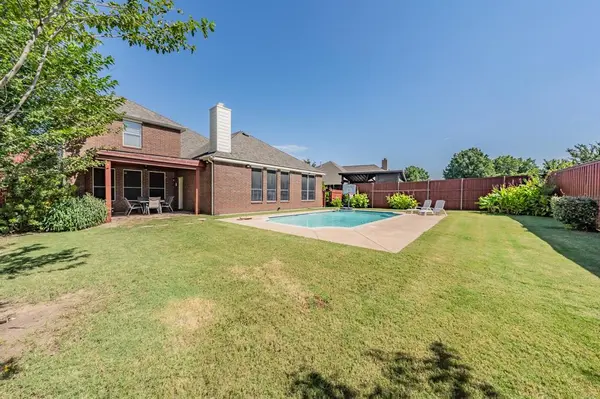 5325 Dove Creek Drive, Fort Worth, TX 76244