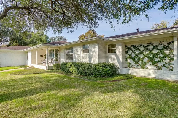 3772 Arroyo Road, Fort Worth, TX 76109