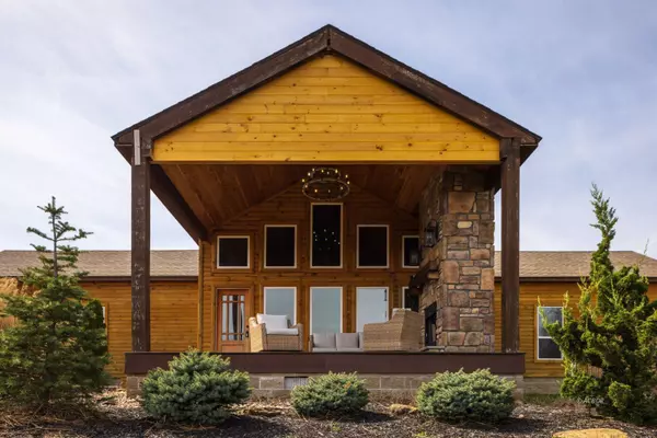 18999 River Rd, Athens, OH 45701