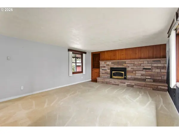 3017 AMMONS DR, Longview, WA 98632