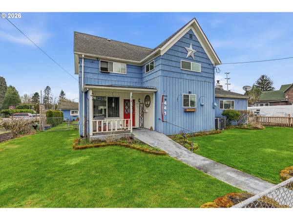 441 4TH AVE, Castle Rock, WA 98611