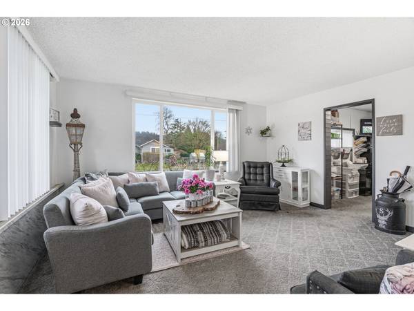 441 4TH AVE, Castle Rock, WA 98611