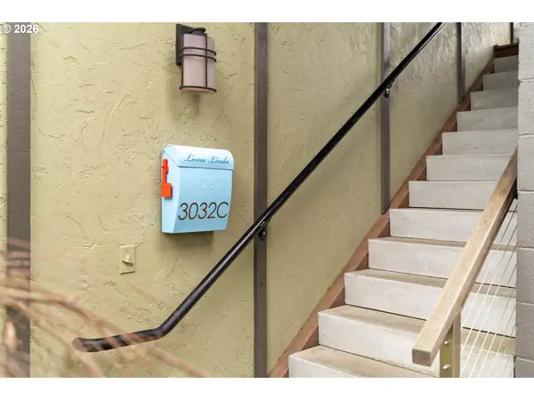 3032 SW FLORIDA CT #C, Portland, OR 97219