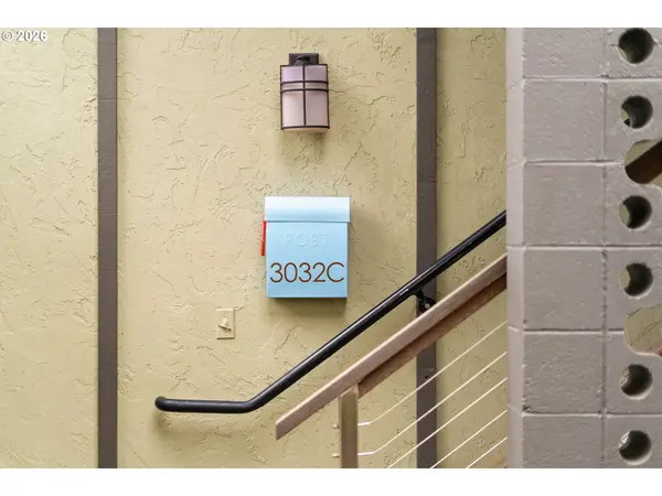 3032 SW FLORIDA CT #C, Portland, OR 97219