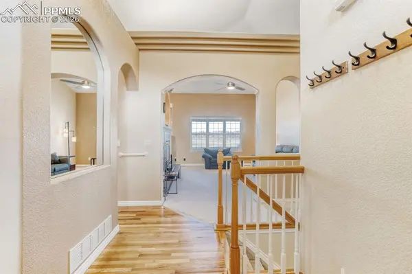 927 Champion CIR, Longmont, CO 80503