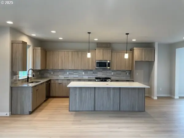 8265 SE Quincy ST, Hillsboro, OR 97123