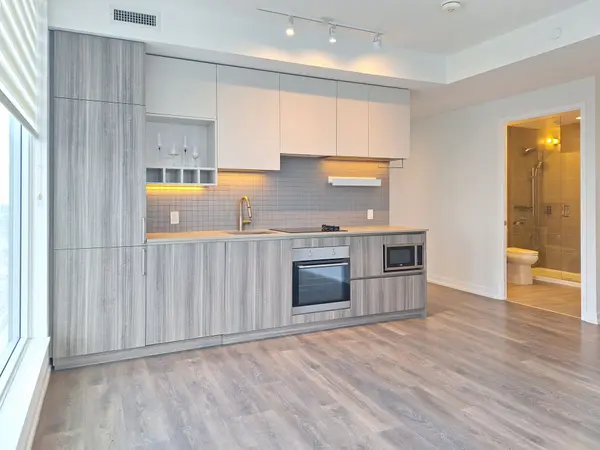 5 Buttermill AVE #2702, Vaughan, ON L4K 0J5