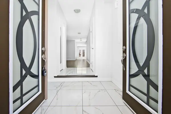 57 Bud Leggett CRES, Georgina, ON L4P 0B7