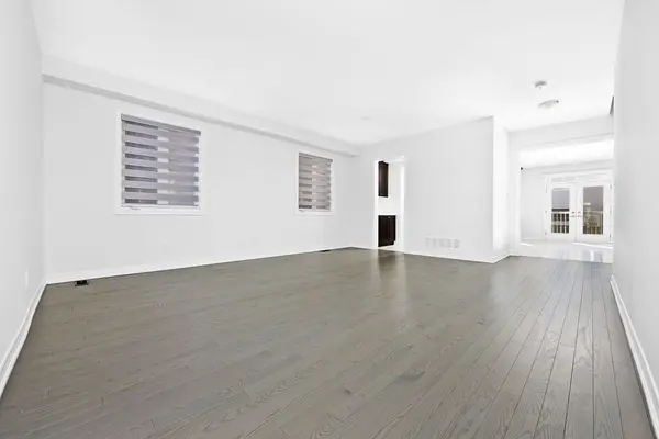 57 Bud Leggett CRES, Georgina, ON L4P 0B7