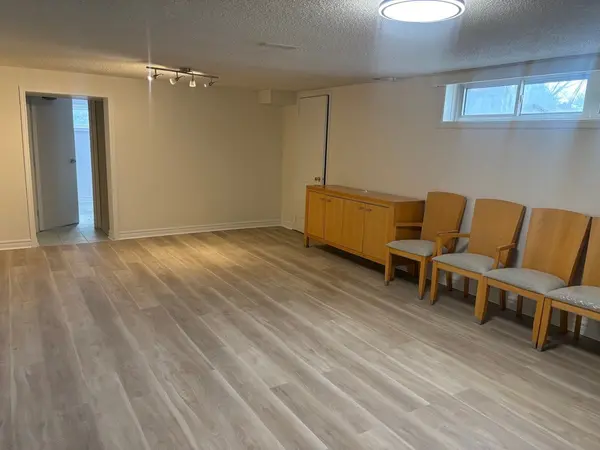 431 Oceanside AVE #A, Richmond Hill, ON L4C 2Z7