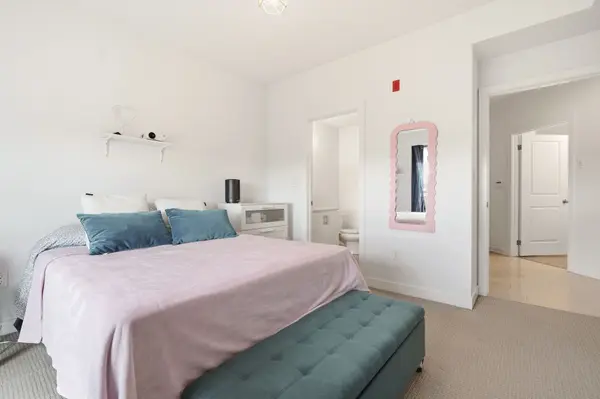 4040 Upper Middle RD #309, Burlington, ON L7M 0H2