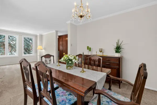 97 Huntsman CRES, Kanata, ON K2M 1H8