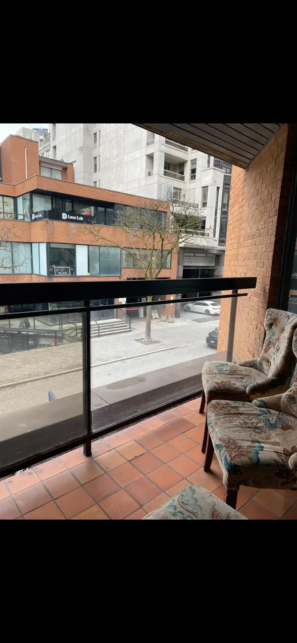 69 Yorkville AVE ##206 ( previous #208), Toronto C02, ON M5R 1B8