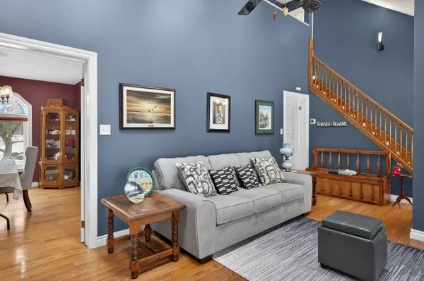 102 Mary AVE W, Georgian Bluffs, ON N4K 5N5