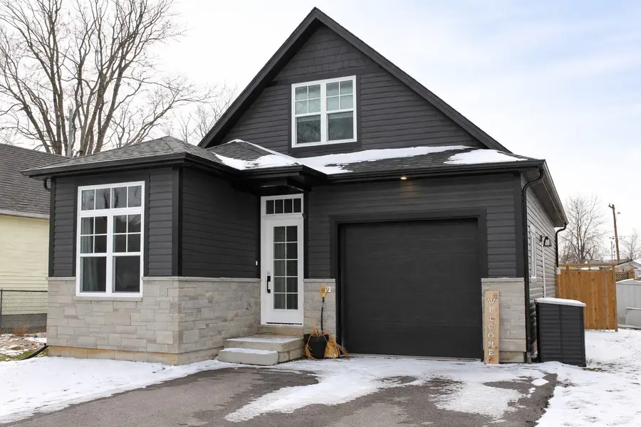 19 Cambridge RD E, Fort Erie, ON L0S 1B0