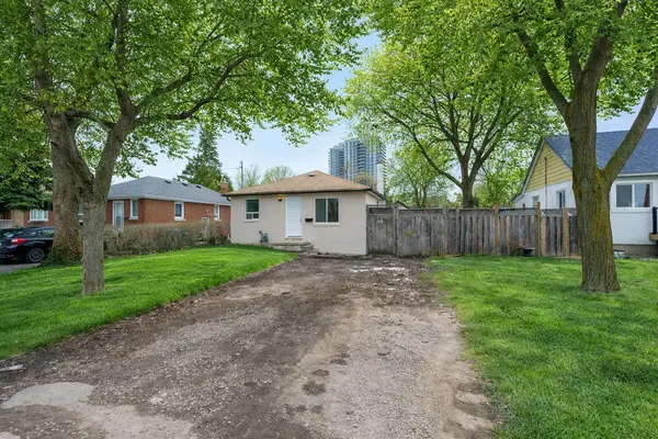 46 McMurchy AVE N, Brampton, ON L6X 1Y1