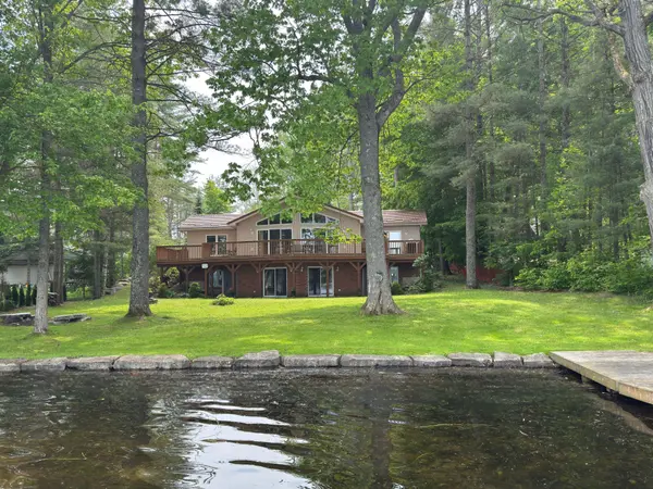 1832 Kilworthy RD, Gravenhurst, ON P0E 1G0