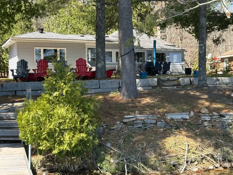 2077 White Lake RD W, Douro-dummer, ON K0L 2H0