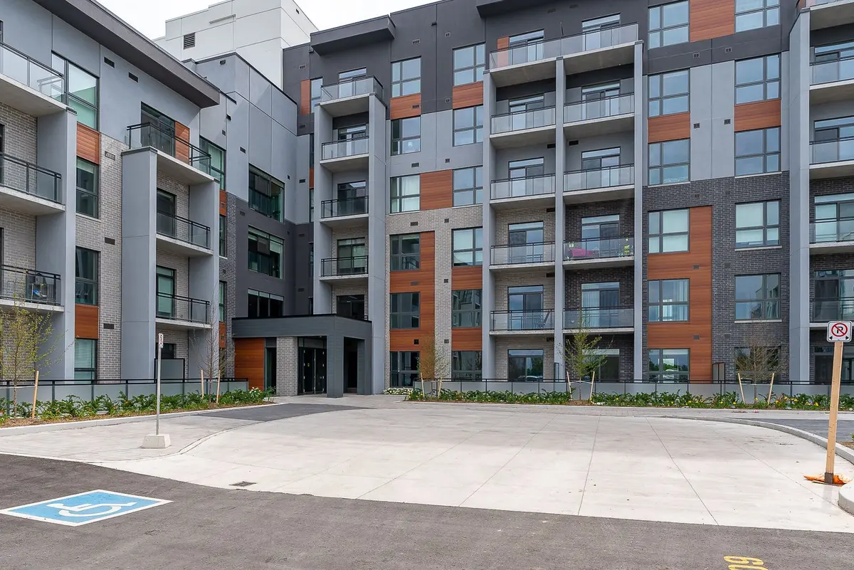 95 Dundas ST W #126, Oakville, ON L6M 5N4