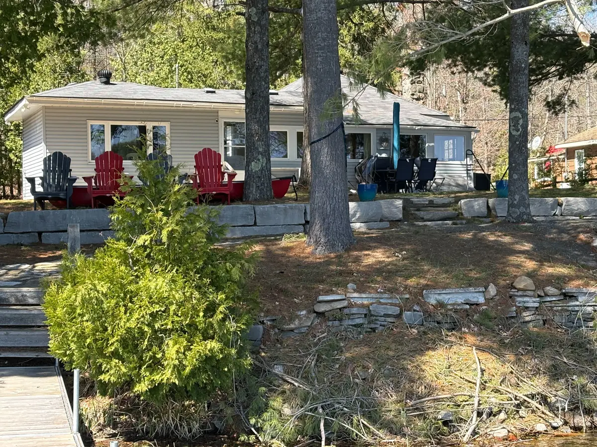 2077 White Lake RD W, Douro-dummer, ON K0L 2H0