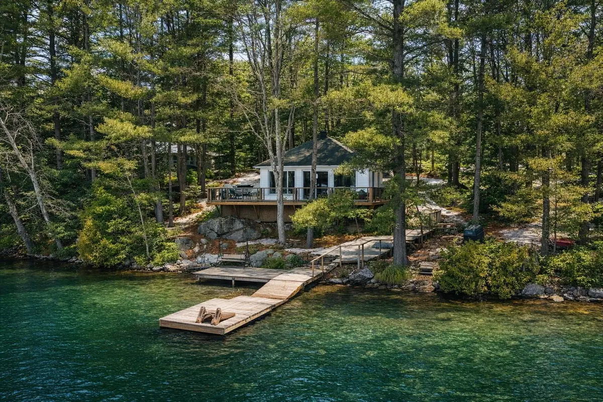 4 Post LN, Seguin, ON P2A 2W8